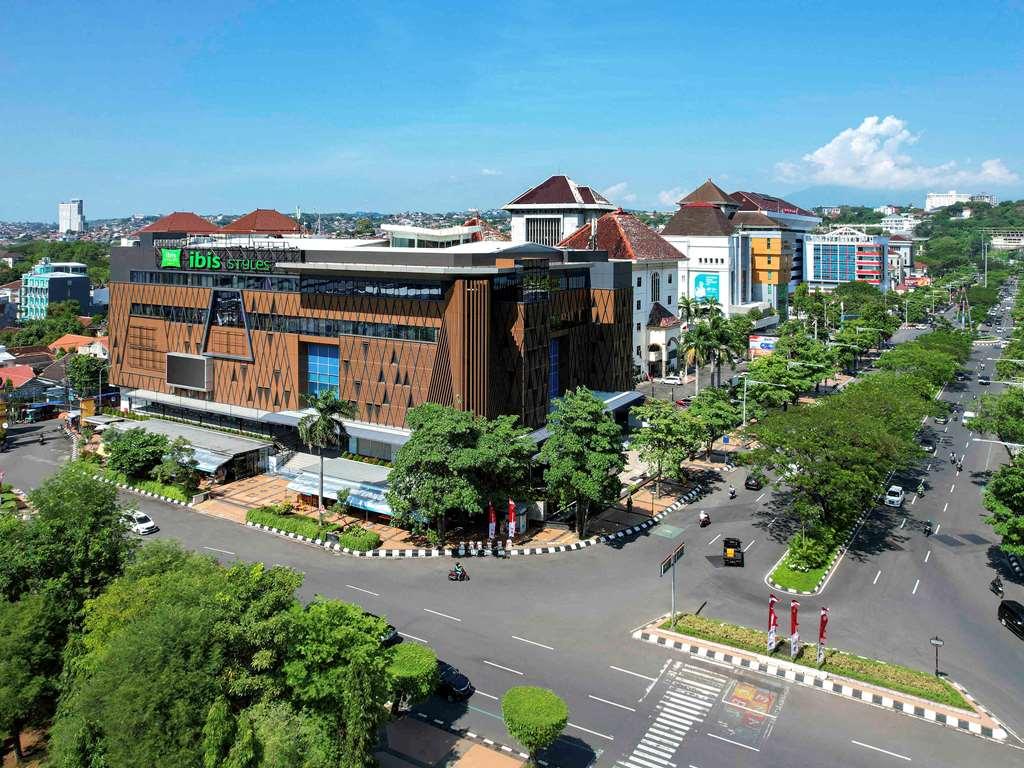 Ibis Styles Semarang Simpang Lima Hotel Exterior photo
